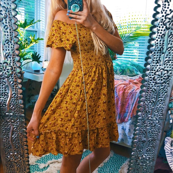 Dresses & Skirts - Cozy Autumn Smocked Off Shoulder Dress 🌿🍂☀️